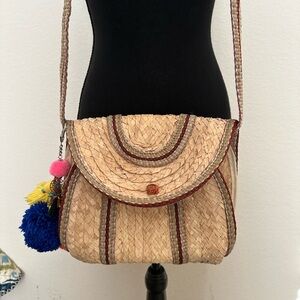 Straw Clutch Purse Natural and Ivory Stylish Tan Crossbody‎ Bag. Like new